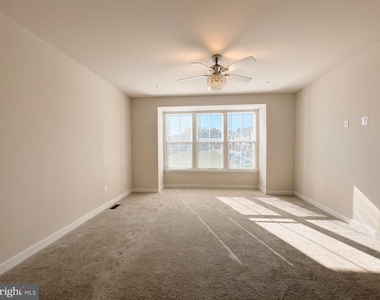7513 Bharat Way - Photo Thumbnail 12