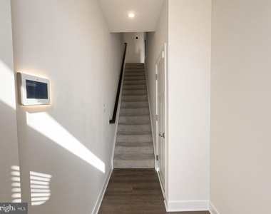 7513 Bharat Way - Photo Thumbnail 13