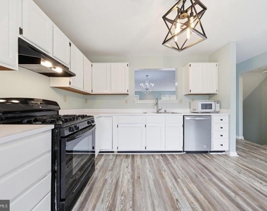 7130 Oberlin Circle - Photo Thumbnail 8