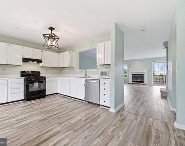 7130 Oberlin Circle - Photo Thumbnail 6