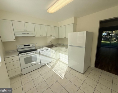 381 Volley Court - Photo Thumbnail 3