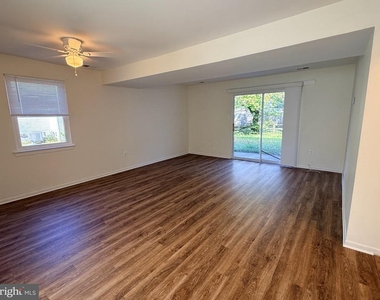 381 Volley Court - Photo Thumbnail 5