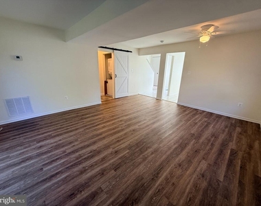 381 Volley Court - Photo Thumbnail 6