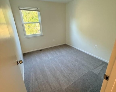 381 Volley Court - Photo Thumbnail 19
