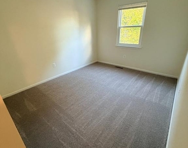 381 Volley Court - Photo Thumbnail 18