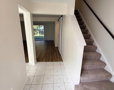 381 Volley Court - Photo Thumbnail 2