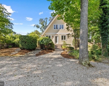 2915 South Court - Photo Thumbnail 23