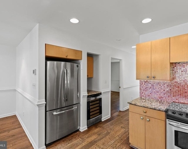 2915 South Court - Photo Thumbnail 6