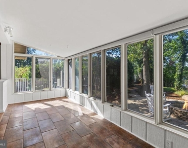 2915 South Court - Photo Thumbnail 14