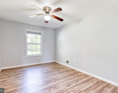 1920 Cuire Drive - Photo Thumbnail 4