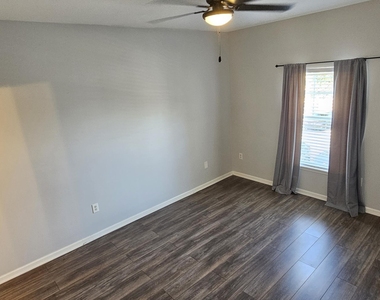 4935 Islamorada Lane - Photo Thumbnail 12