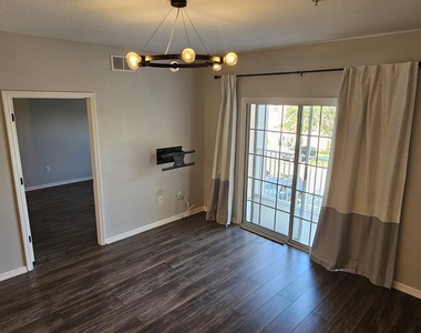 4935 Islamorada Lane - Photo Thumbnail 7