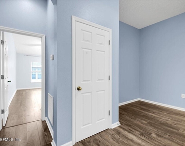 13002 Surfside Drive - Photo Thumbnail 14