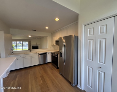 5400 Water Oak Lane - Photo Thumbnail 11