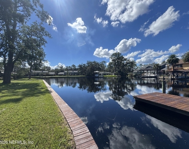 5400 Water Oak Lane - Photo Thumbnail 2