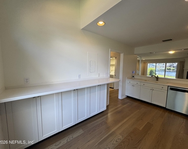 5400 Water Oak Lane - Photo Thumbnail 12
