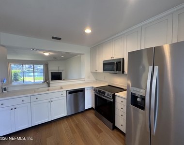 5400 Water Oak Lane - Photo Thumbnail 14