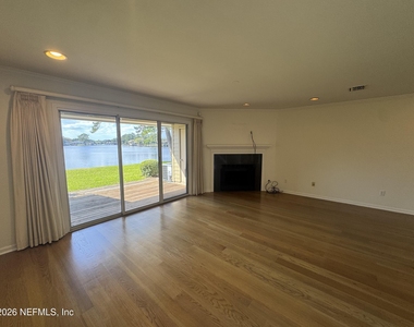 5400 Water Oak Lane - Photo Thumbnail 18