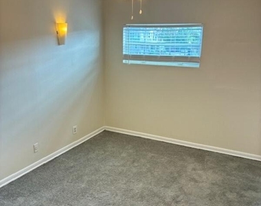 1606 King Street - Photo Thumbnail 7