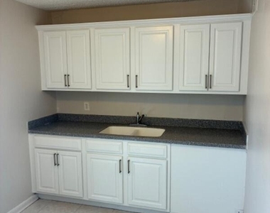 1606 King Street - Photo Thumbnail 4