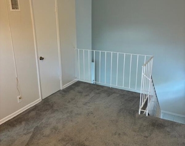1606 King Street - Photo Thumbnail 5