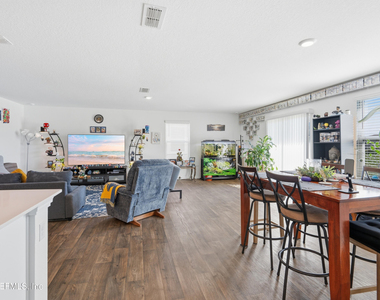 4356 Hemlock Street - Photo Thumbnail 12