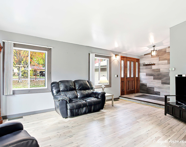 34679 N Hiawatha Trail - Photo Thumbnail 4