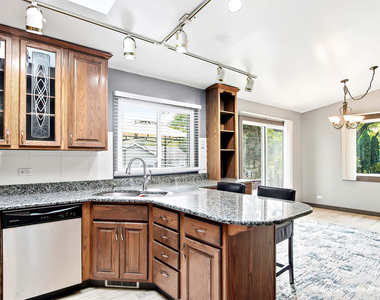 34679 N Hiawatha Trail - Photo Thumbnail 8