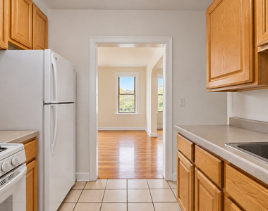 6420 N Newgard Avenue - Photo Thumbnail 11