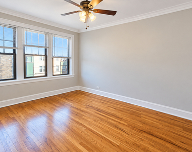 2336 W Addison Street - Photo Thumbnail 2