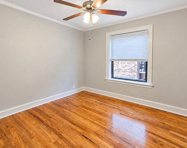 2336 W Addison Street - Photo Thumbnail 5