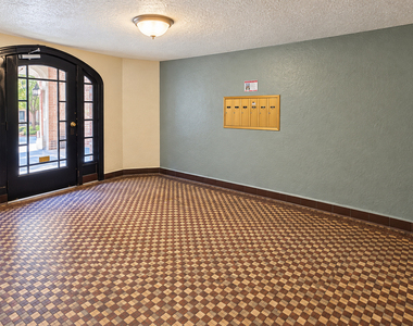 2336 W Addison Street - Photo Thumbnail 18