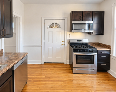 2336 W Addison Street - Photo Thumbnail 3
