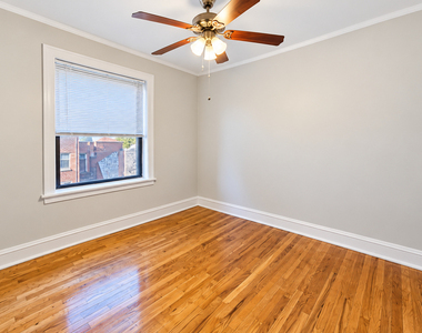 2336 W Addison Street - Photo Thumbnail 8