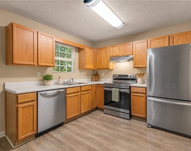 160 Melinda Drive - Photo Thumbnail 6