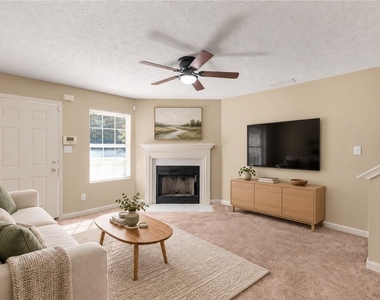 160 Melinda Drive - Photo Thumbnail 3