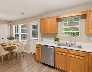 160 Melinda Drive - Photo Thumbnail 7