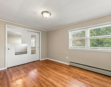 5848 W Irving Park Road - Photo Thumbnail 9