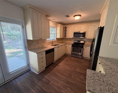3884 Dollar Circle - Photo Thumbnail 5