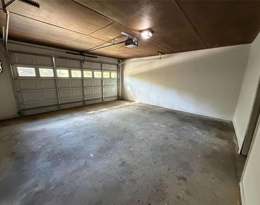3884 Dollar Circle - Photo Thumbnail 19