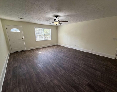 3884 Dollar Circle - Photo Thumbnail 2