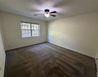 3884 Dollar Circle - Photo Thumbnail 16