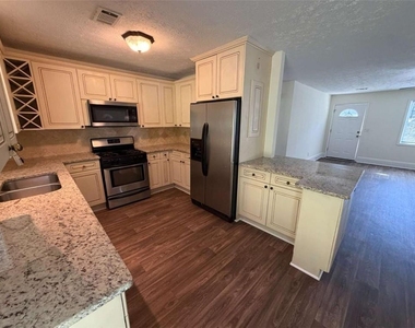 3884 Dollar Circle - Photo Thumbnail 6