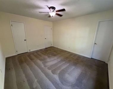 3884 Dollar Circle - Photo Thumbnail 17