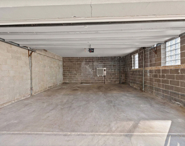 7827 North Avenue - Photo Thumbnail 19