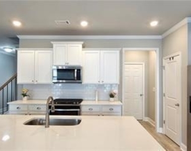 2364 Morgan Place Drive - Photo Thumbnail 10