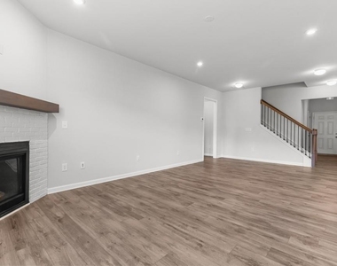 1333 Maston Road - Photo Thumbnail 8