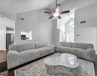 208 Coldsprings Court - Photo Thumbnail 9