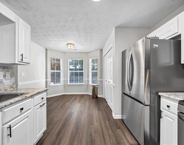 208 Coldsprings Court - Photo Thumbnail 11