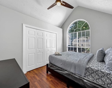 208 Coldsprings Court - Photo Thumbnail 20